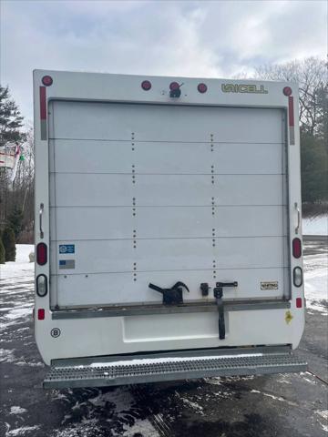 2018 Ford E-350 Cutaway Cutaway Van 2D