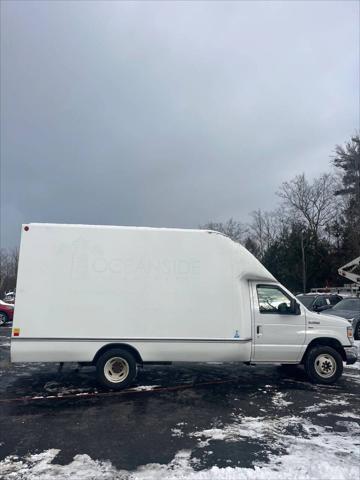 2018 Ford E-350 Cutaway Cutaway Van 2D
