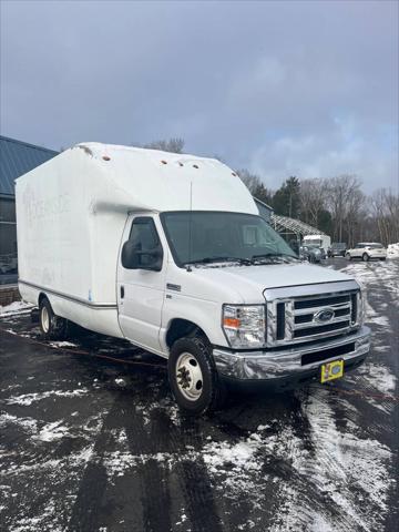 2018 Ford E-350 Cutaway Cutaway Van 2D