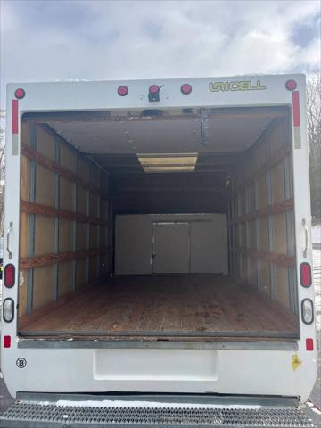 2018 Ford E-350 Cutaway Cutaway Van 2D