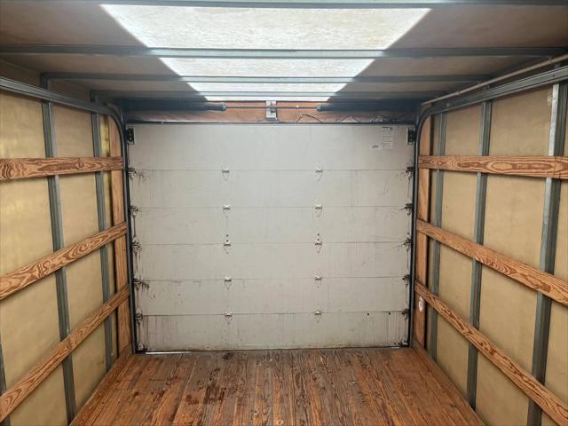 2018 Ford E-350 Cutaway Cutaway Van 2D