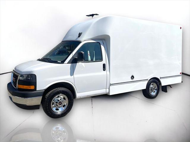 2021 GMC Savana Cutaway Work Van