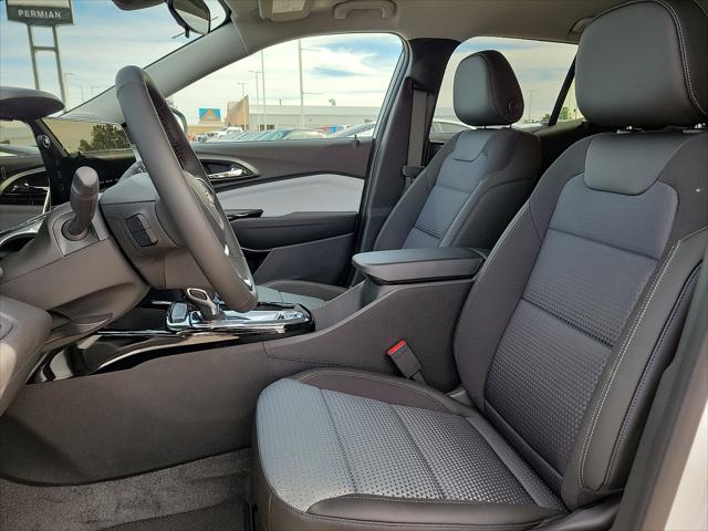 2026 Chevrolet Trax FWD LT