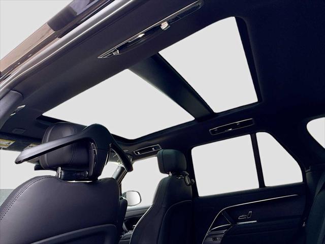 2026 Land Rover Range Rover P530 SE