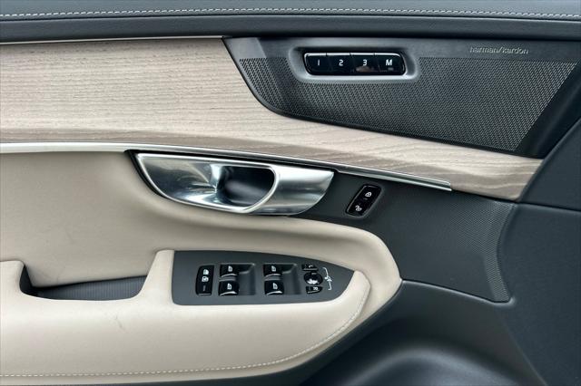 2026 Volvo XC90 Plug-In Hybrid Plus, T8 AWD, Electric/Gasoline, Bright, 7 Seats
