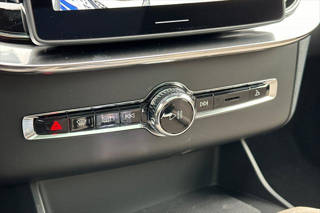 2026 Volvo XC90 Plug-In Hybrid Plus, T8 AWD, Electric/Gasoline, Bright, 7 Seats