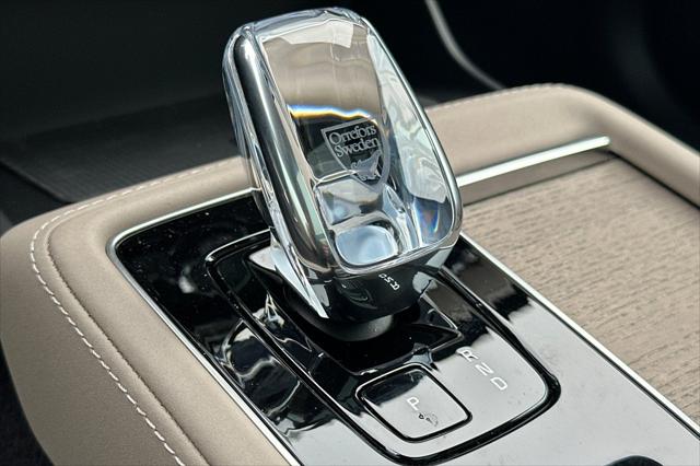 2026 Volvo XC90 Plug-In Hybrid Plus, T8 AWD, Electric/Gasoline, Bright, 7 Seats