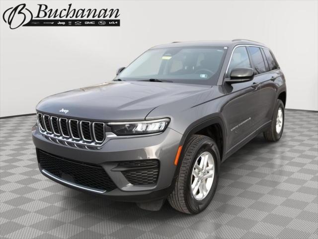 2022 Jeep Grand Cherokee Laredo 4x4 2022 Jeep Grand Cherokee Laredo 4x4