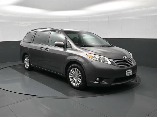 2015 Toyota Sienna XLE 8 Passenger