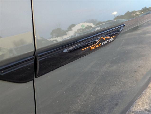 2025 Volkswagen Atlas 2.0T Peak Edition