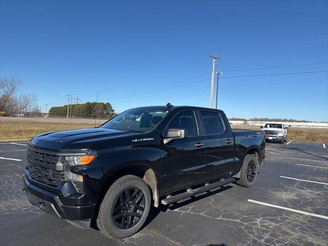 2022 Chevrolet Silverado 1500 4WD Crew Cab Short Bed Custom