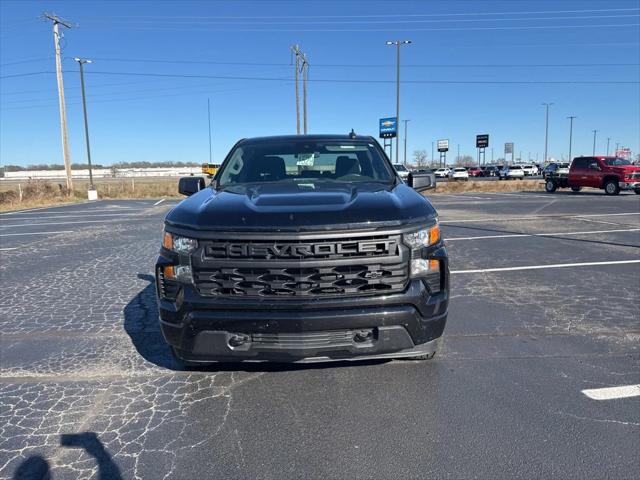 2022 Chevrolet Silverado 1500 4WD Crew Cab Short Bed Custom