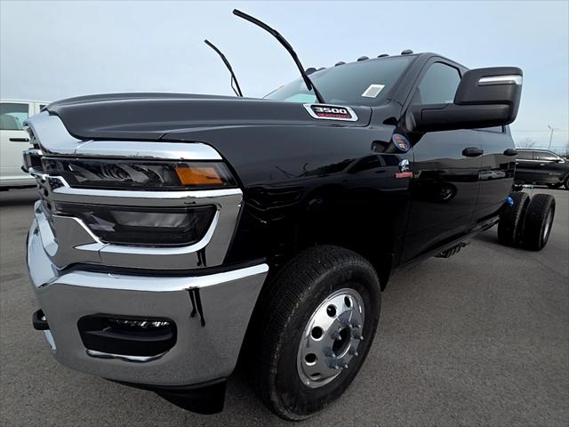 2026 RAM Ram 3500 Chassis Cab RAM 3500 TRADESMAN CREW CAB CHASSIS 4X4 60 CA