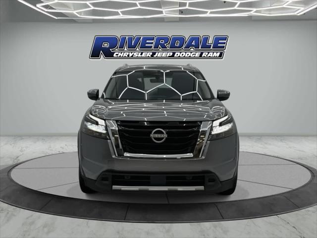 2025 Nissan Pathfinder SL FWD