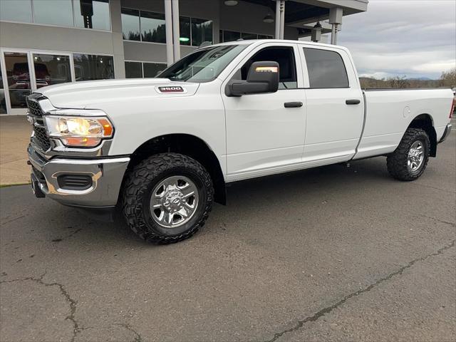 2024 RAM 3500 Tradesman Crew Cab 4x4 8 Box