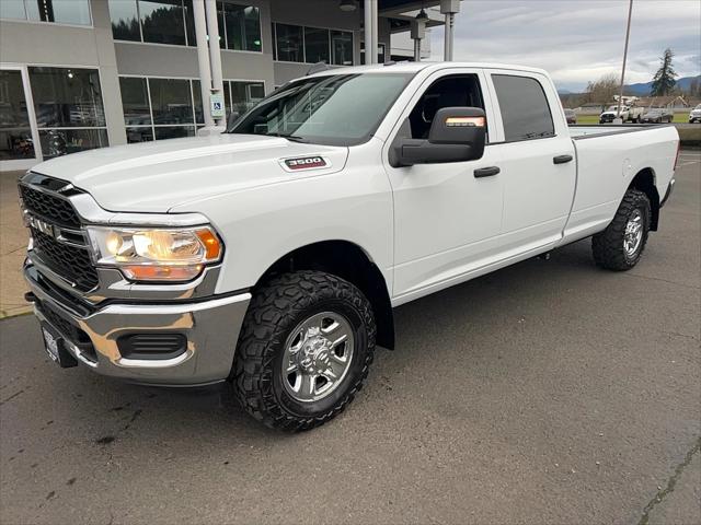 2024 RAM 3500 Tradesman Crew Cab 4x4 8 Box