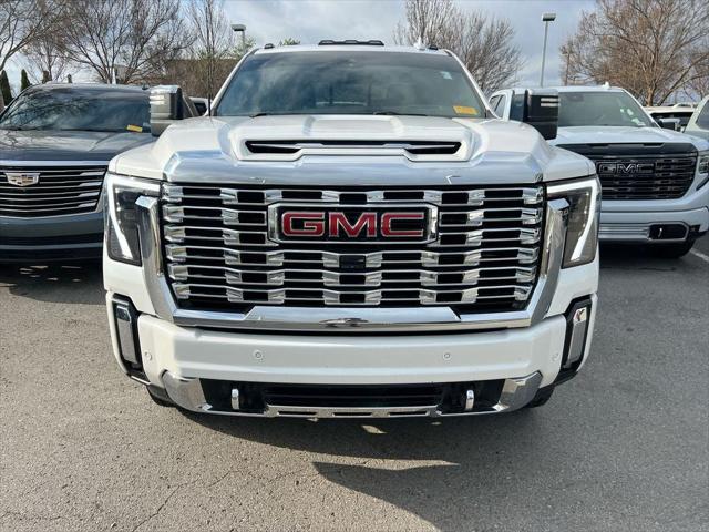 2024 GMC Sierra 2500HD 4WD Crew Cab Standard Bed Denali