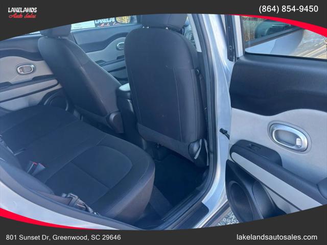 2016 Kia Soul Base