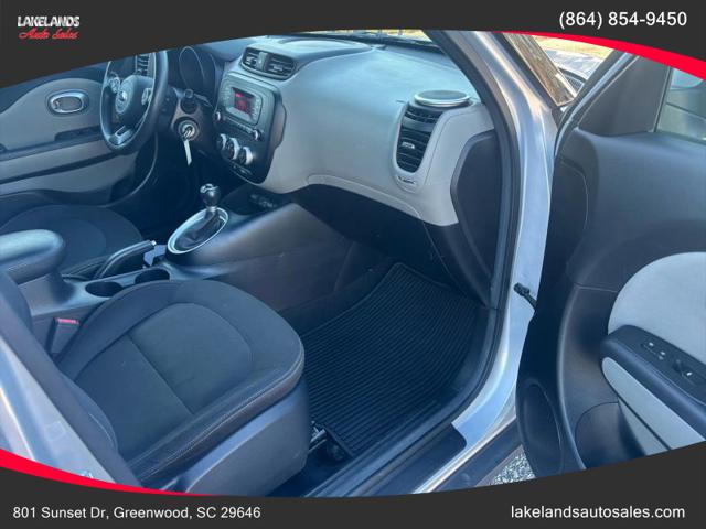 2016 Kia Soul Base