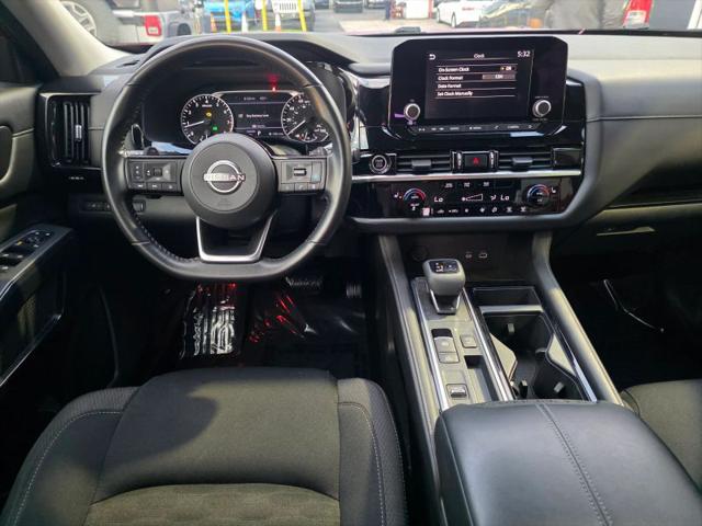 2023 Nissan Pathfinder SV FWD