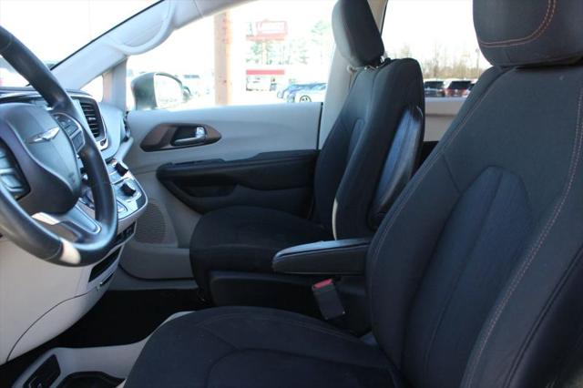2017 Chrysler Pacifica LX
