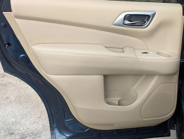 2014 Nissan Pathfinder SL