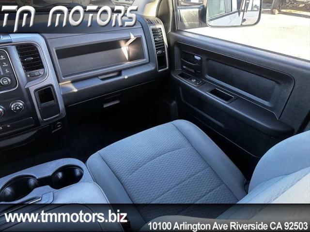 2017 Ram 1500 Express Crew Cab 4x4 57 Box