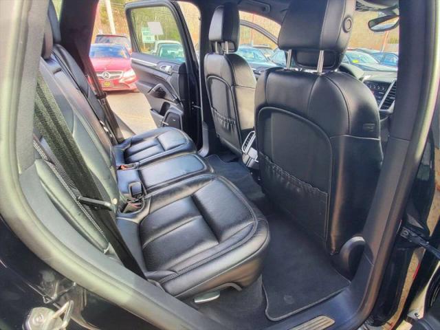2017 Porsche Cayenne Platinum Edition
