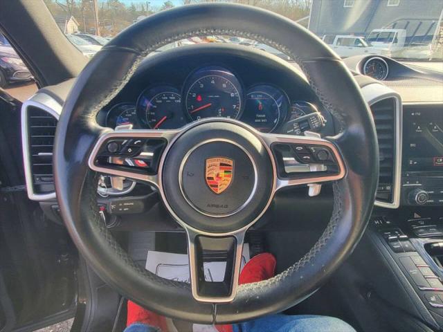 2017 Porsche Cayenne Platinum Edition