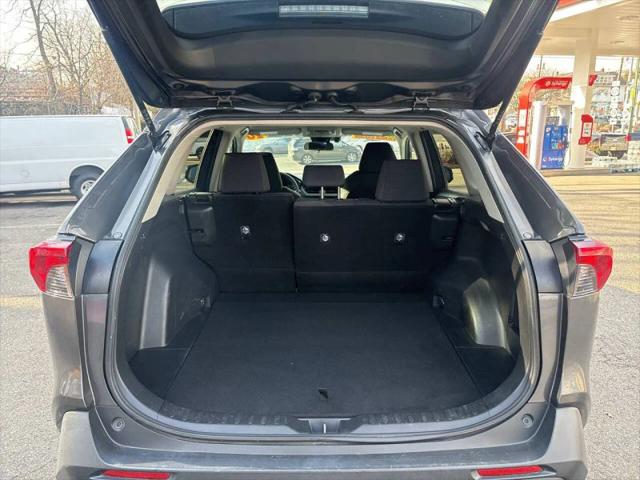 2020 Toyota RAV4 Hybrid LE