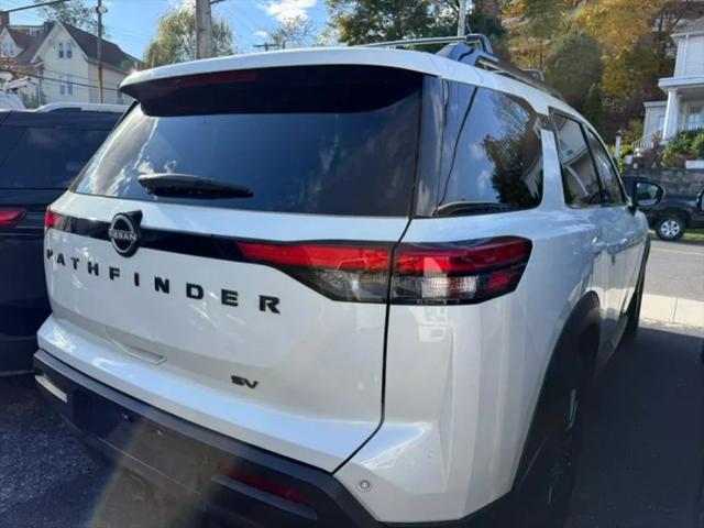 2022 Nissan Pathfinder SV 2WD