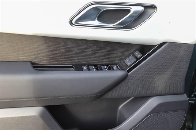 2026 Land Rover Range Rover Velar P250 Dynamic SE