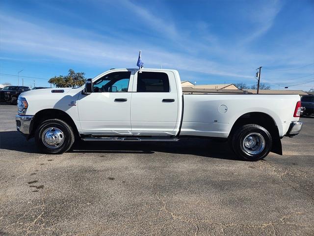 2024 RAM 3500 Tradesman Crew Cab 4x4 8 Box