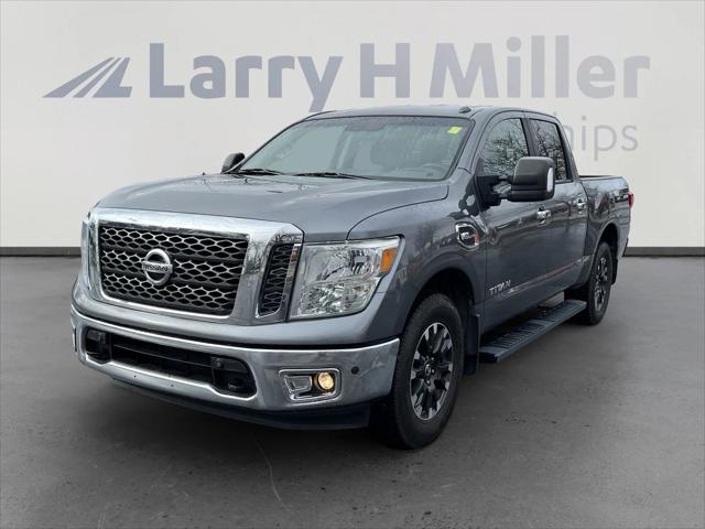 2017 Nissan TITAN SV