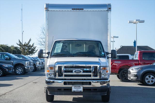 2023 Ford E-450 Cutaway Base