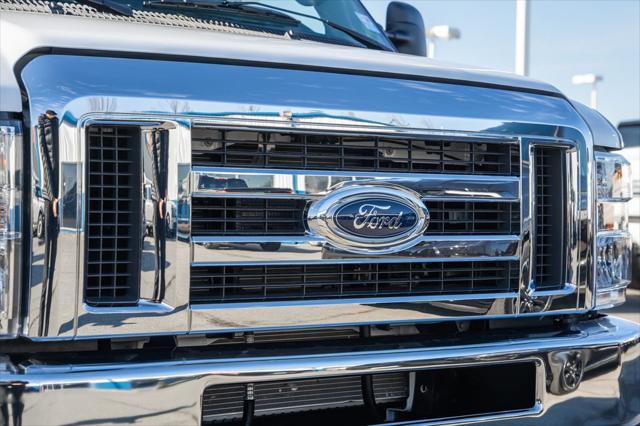2023 Ford E-450 Cutaway Base
