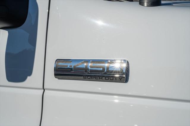 2023 Ford E-450 Cutaway Base