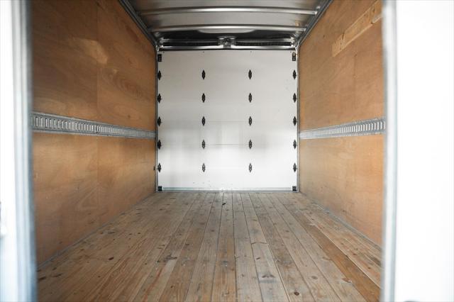 2023 Ford E-450 Cutaway Base