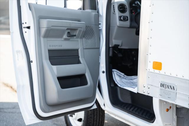 2023 Ford E-450 Cutaway Base