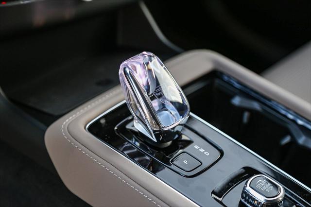 2026 Volvo XC90 Plug-In Hybrid Ultra, T8 AWD, Electric/Gasoline, Bright, 7 Seats