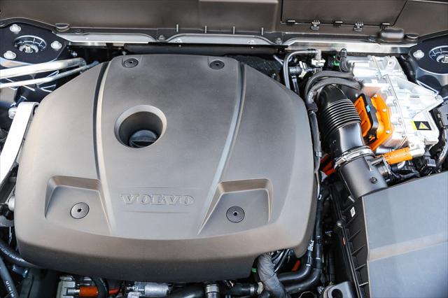 2026 Volvo XC90 Plug-In Hybrid Ultra, T8 AWD, Electric/Gasoline, Bright, 7 Seats