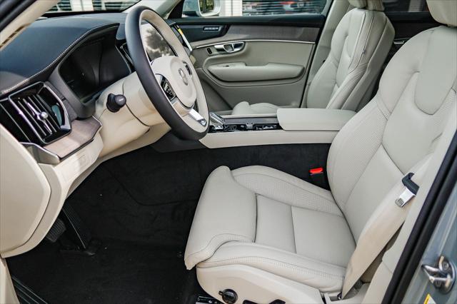 2026 Volvo XC90 Plug-In Hybrid Ultra, T8 AWD, Electric/Gasoline, Bright, 7 Seats