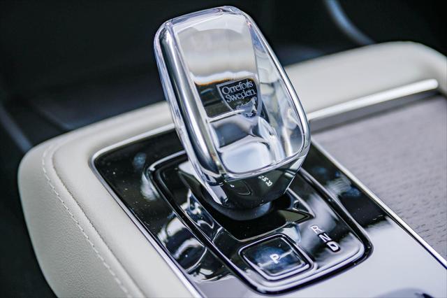 2026 Volvo XC90 Plug-In Hybrid Ultra, T8 AWD, Electric/Gasoline, Bright, 7 Seats