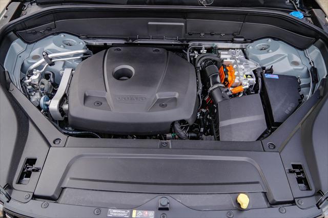 2026 Volvo XC90 Plug-In Hybrid Ultra, T8 AWD, Electric/Gasoline, Bright, 7 Seats