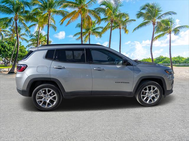 2022 Jeep Compass Latitude Lux 4x4