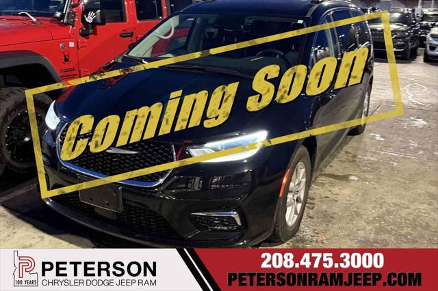 2022 Chrysler Pacifica Touring L