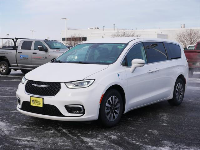 2022 Chrysler Pacifica Hybrid Touring L