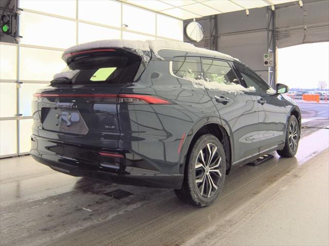 2025 Toyota Crown Signia XLE 2025 Toyota Crown Signia XLE