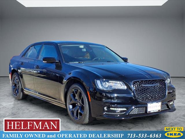 2023 Chrysler 300 Touring L