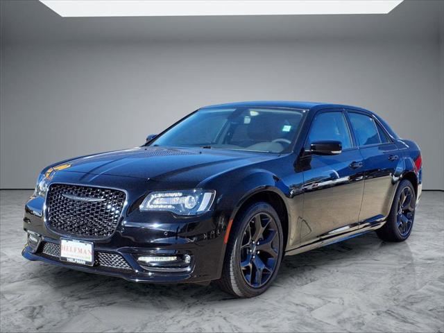 2023 Chrysler 300 Touring L